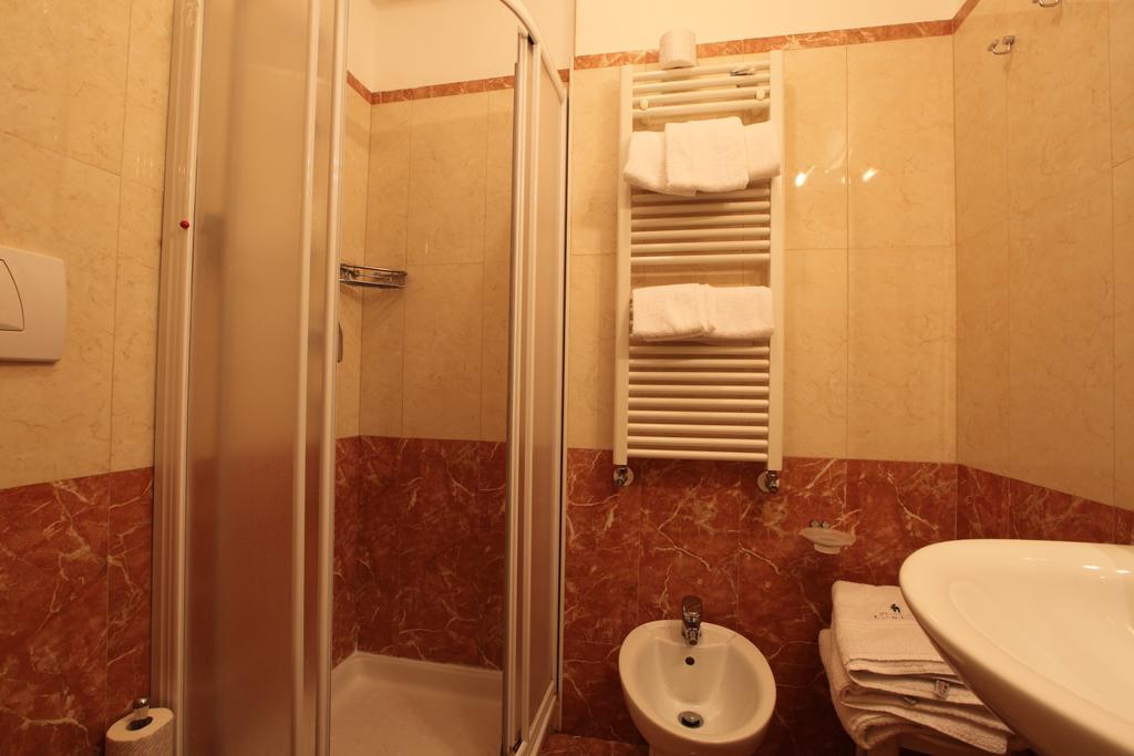 Double or Twin Room,117707278:JPEG
