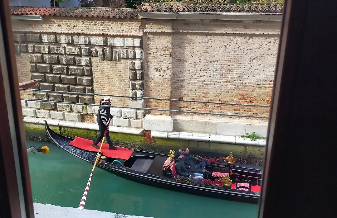 Venice And Venice Apartments - Private Rooms In Shared Apartment-1