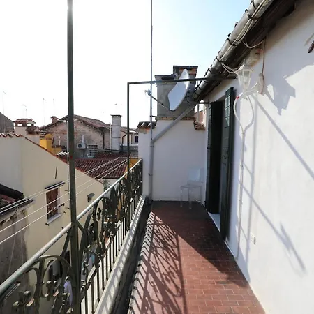 Lovely Apartment In Venice-3