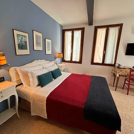 V Nice Rooms-2
